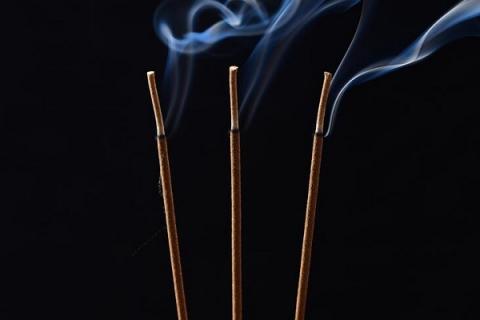 藏香的功效与作用（印度藏香的功效与作用）