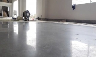 工厂水泥地面脏了如何清洗（水泥地面脏了怎样清洗）