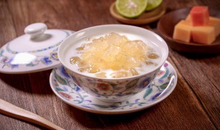 桃胶要泡多长时间（桃胶要泡多长时间才可以熬着喝）