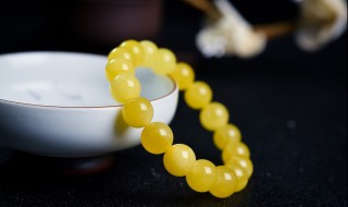 蜜蜡脏了怎么清洗（蜜蜡脏了怎么保养）
